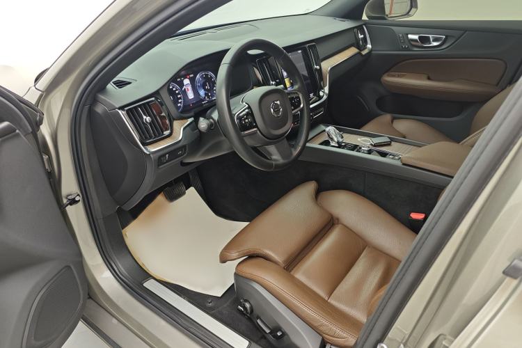 Used Volvo S60 2022 B4 Zhiyuan Luxury Edition Interior 2