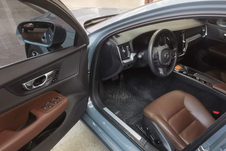 Used Volvo S60 2022 B4 Zhiyi Luxury Edition Interior 3