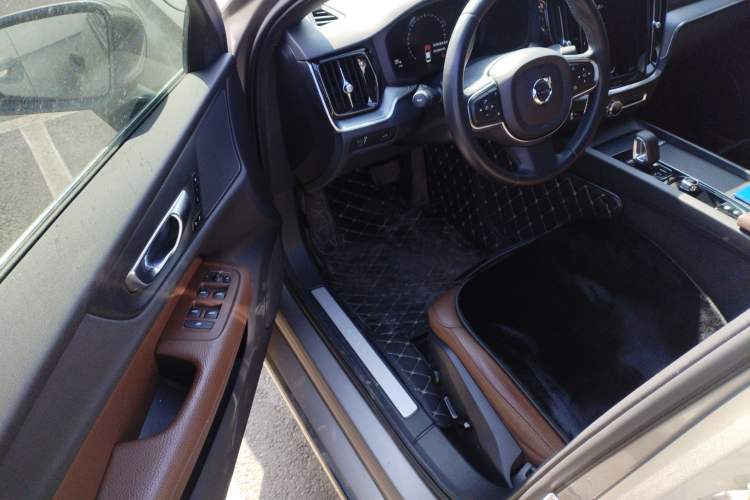Used Volvo S60 2022 B4 Zhiyi Luxury Edition Interior 3