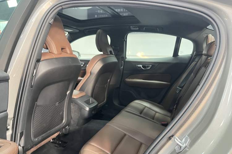 Used Volvo S60 2022 B4 Zhiyuan Luxury Edition Interior 4