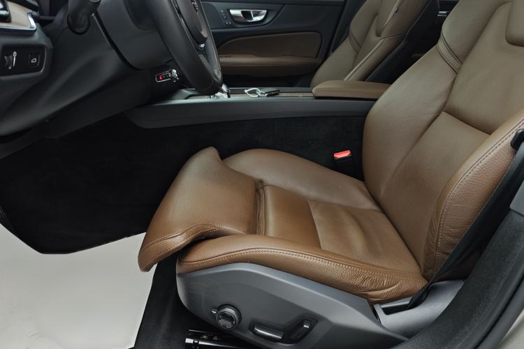 Used Volvo S60 2022 B4 Zhiyuan Luxury Edition Interior 6
