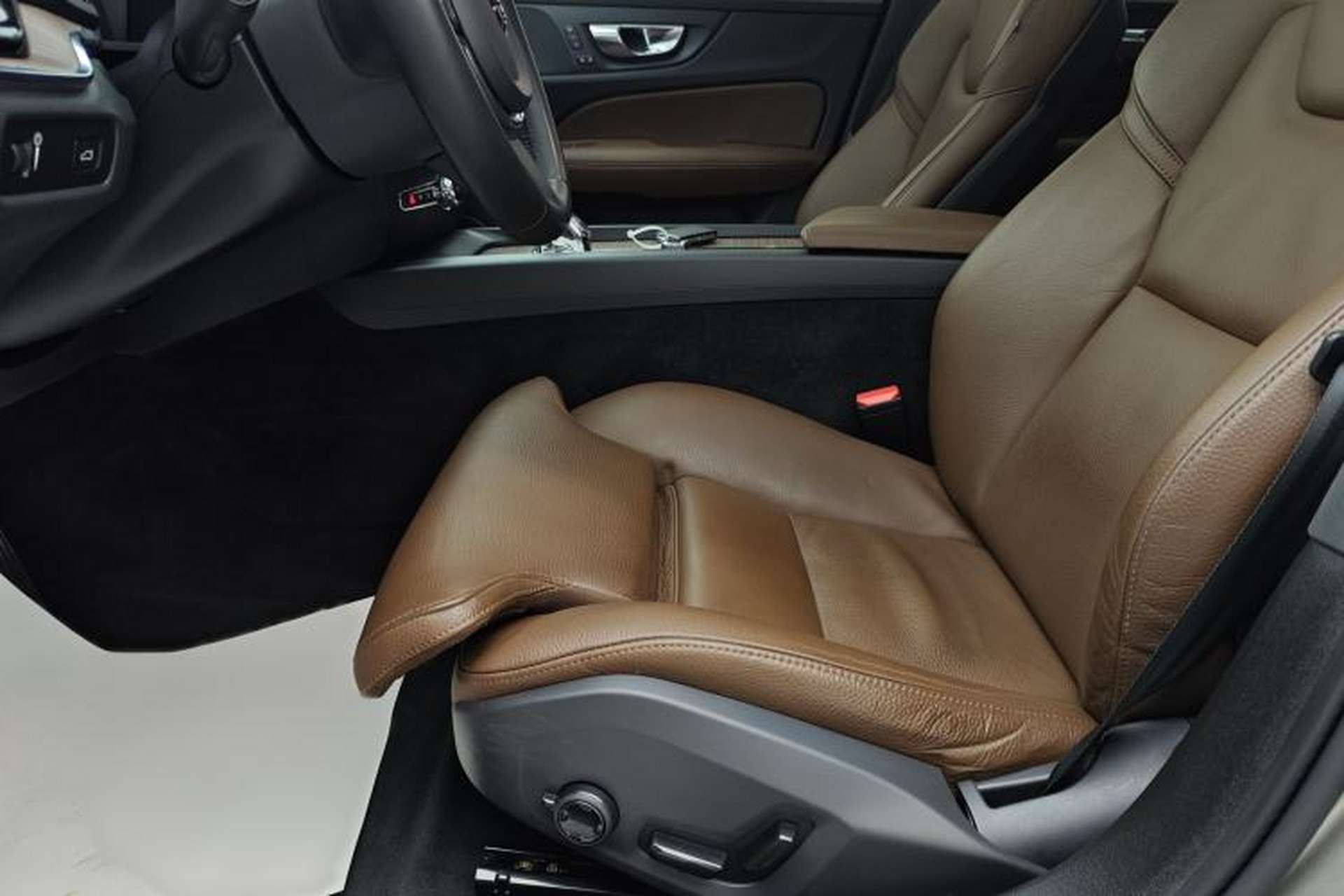 Used Volvo S60 2022 B4 Zhiyuan Luxury Edition Interior 6
