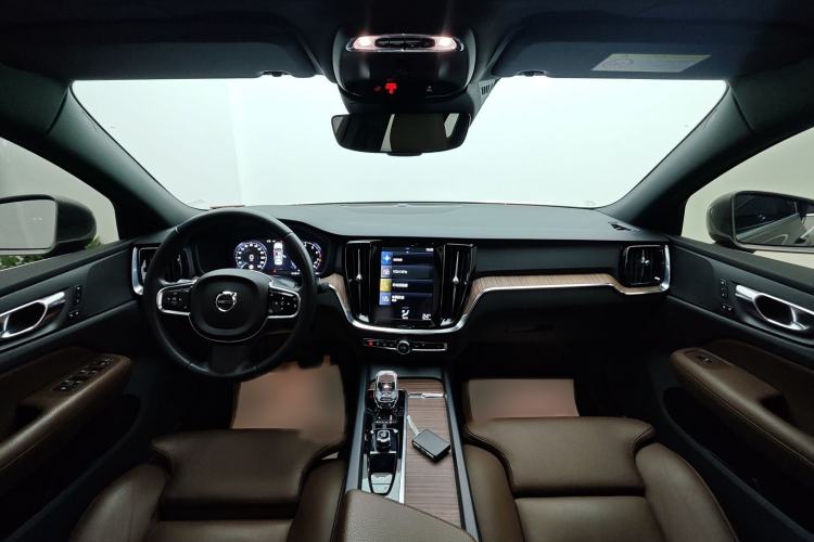 Used Volvo S60 2022 B4 Zhiyuan Luxury Edition Interior 8