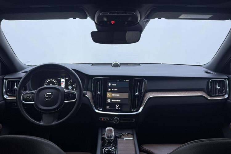 Used Volvo S60 2022 B4 Zhiyuan Luxury Edition Interior 8