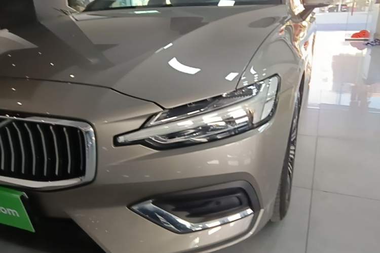 Used Volvo S60 2022 B4 Zhiyuan Luxury Edition Left Front Headlight