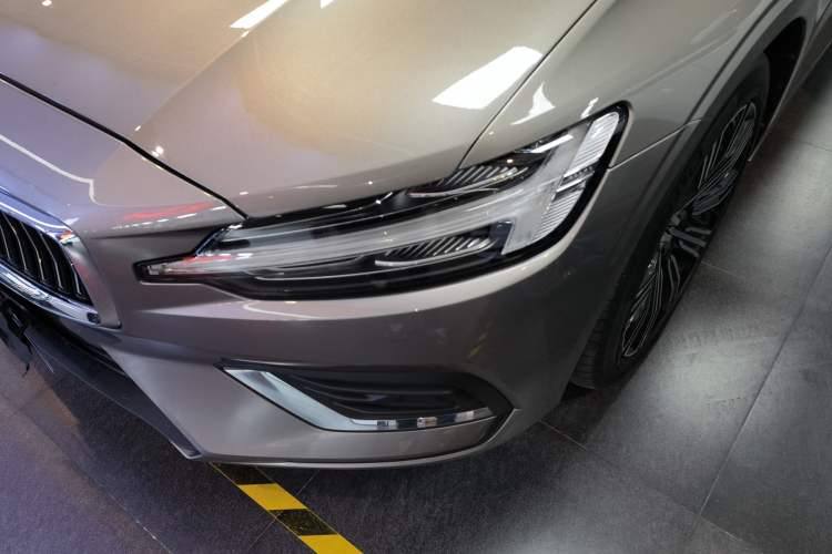 Used Volvo S60 2022 B4 Zhiyuan Luxury Edition Left Front Headlight