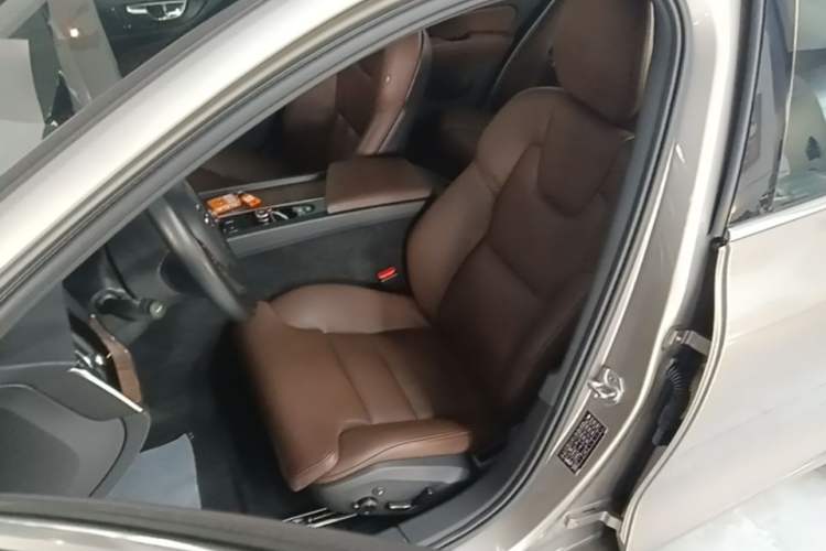 Used Volvo S60 2022 B4 Zhiyuan Luxury Edition Left Front Seat