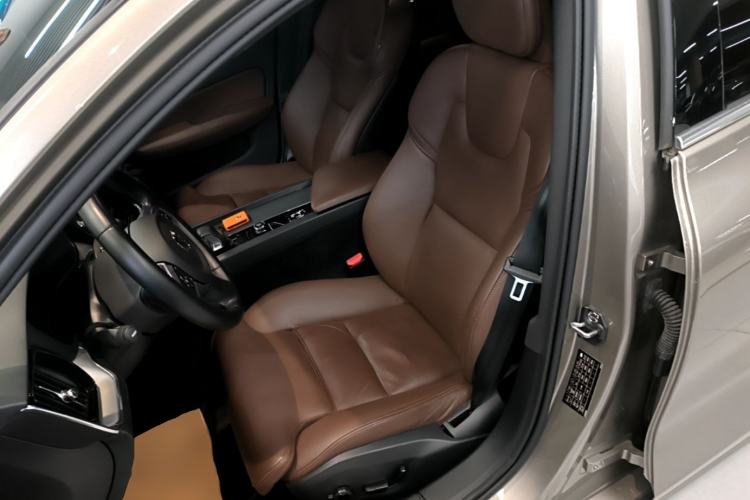 Used Volvo S60 2022 B4 Zhiyi Luxury Edition Left Front Seat
