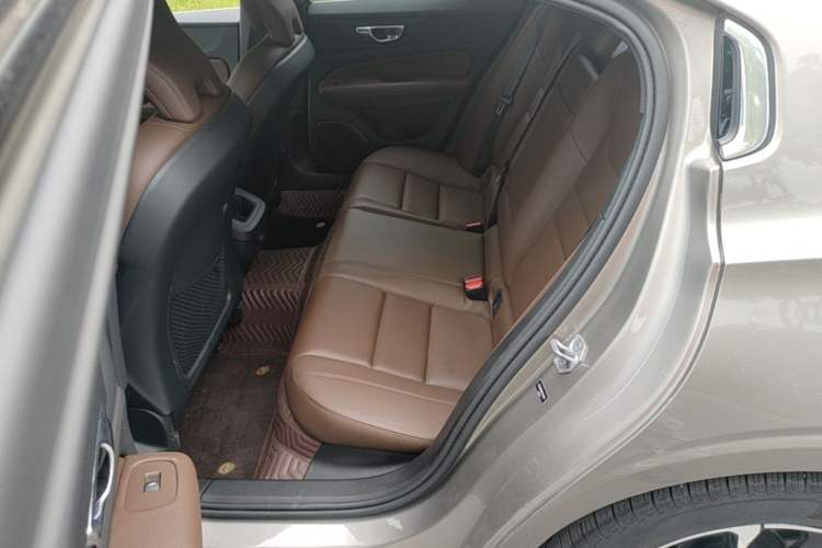 Used Volvo S60 2022 B4 Zhiyi Luxury Edition Left Rear Seat
