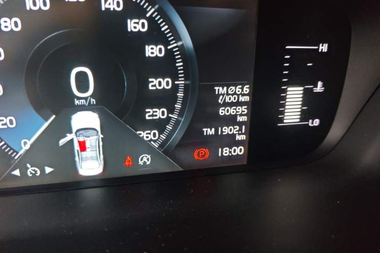 Used Volvo S60 2022 B4 Zhiyi Luxury Edition Odometer Close Up
