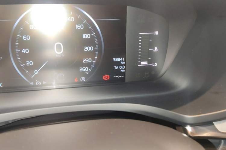 Used Volvo S60 2022 B4 Zhiyi Luxury Edition Odometer Close Up