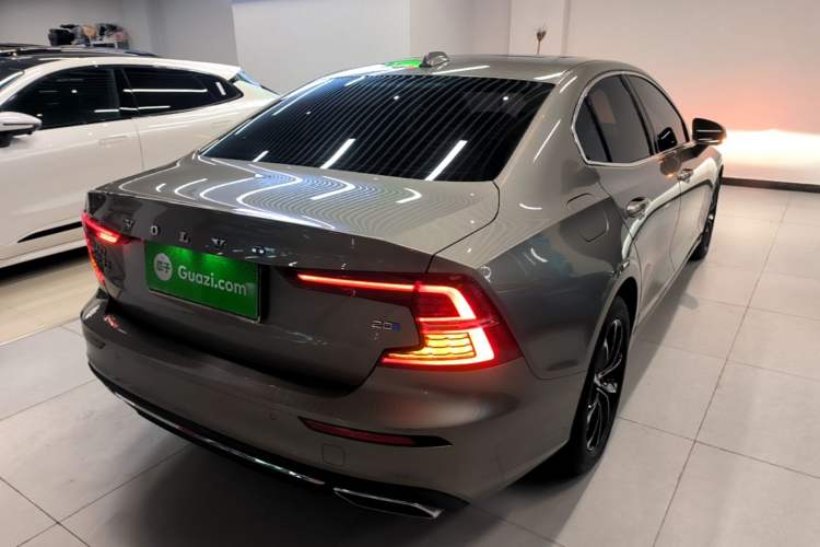 Used Volvo S60 2022 B4 Zhiyi Luxury Edition Rear Right 45 Deg