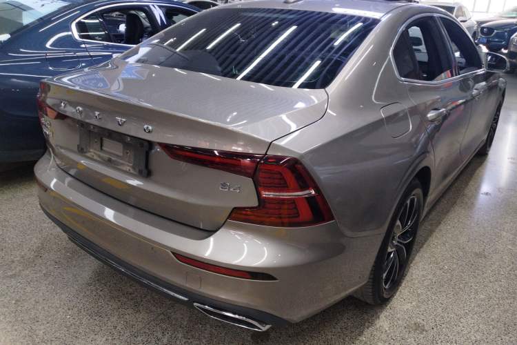 Used Volvo S60 2022 B4 Zhiyi Luxury Edition Rear Right 45 Deg