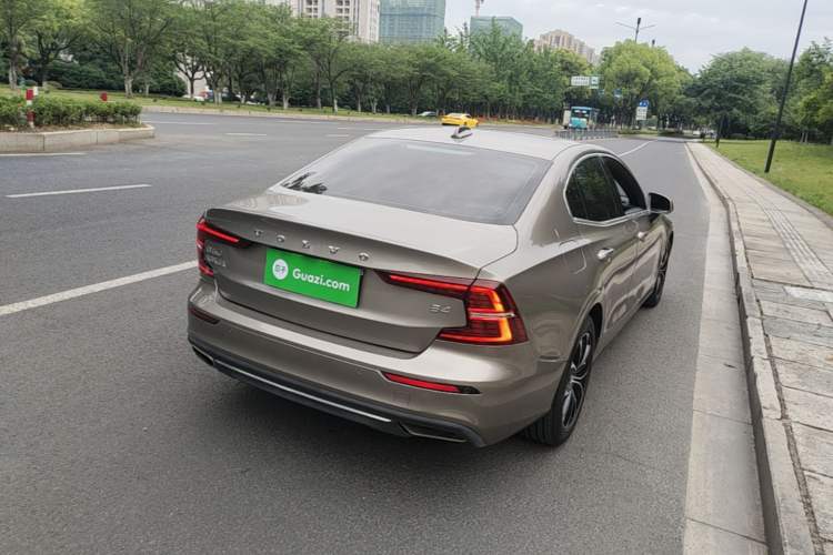 Used Volvo S60 2022 B4 Zhiyi Luxury Edition Rear Right 45 Deg