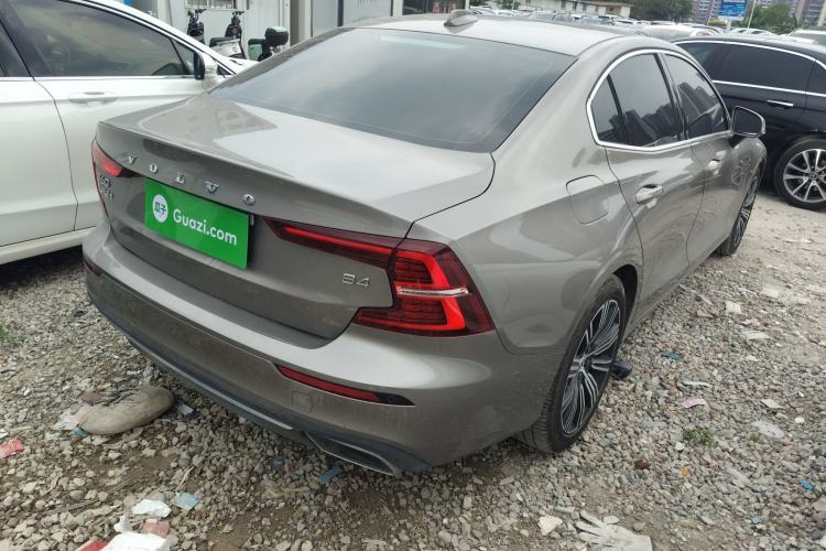 Used Volvo S60 2022 B4 Zhiyuan Luxury Edition Rear Right 45 Deg