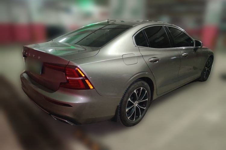 Used Volvo S60 2022 B4 Zhiyi Luxury Edition Rear Right 45 Deg