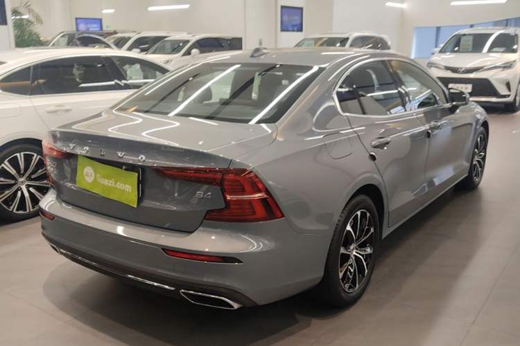 Used Volvo S60 2022 B4 Zhiyi Luxury Edition Rear Right 45 Deg