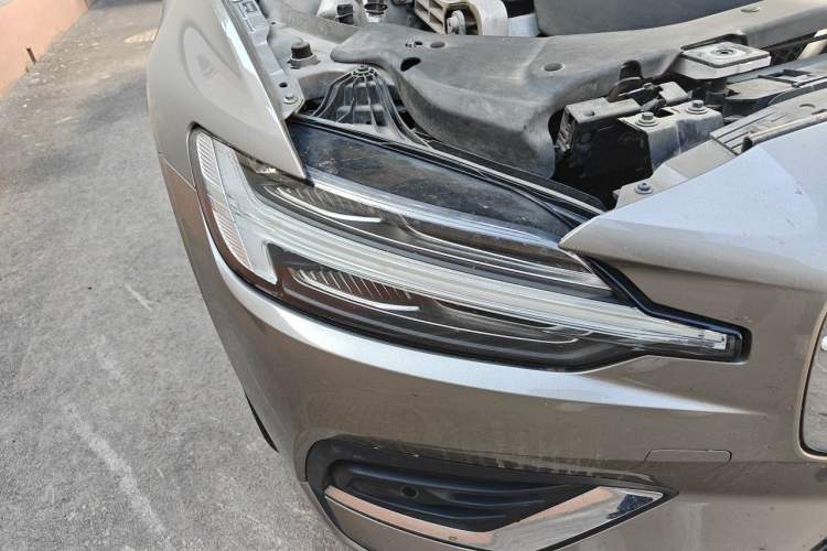 Used Volvo S60 2022 B4 Zhiyi Luxury Edition Right Front Headlight