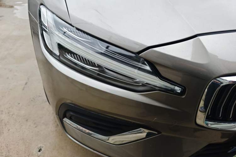 Used Volvo S60 2022 B4 Zhiyi Luxury Edition Right Front Headlight