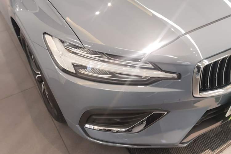 Used Volvo S60 2022 B4 Zhiyi Luxury Edition Right Front Headlight