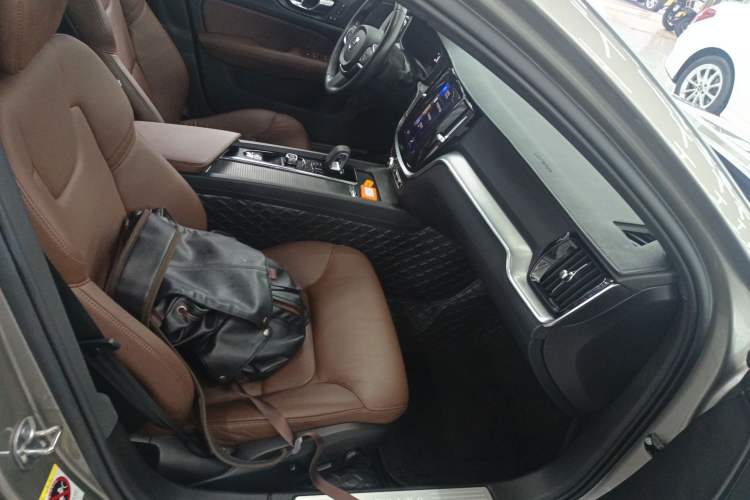 Used Volvo S60 2022 B4 Zhiyi Luxury Edition Right Front Seat