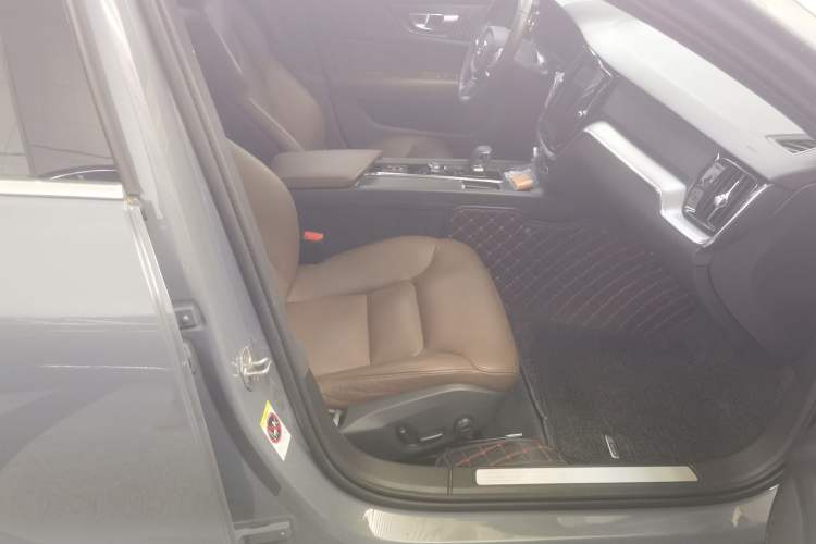 Used Volvo S60 2022 B4 Zhiyi Luxury Edition Right Front Seat