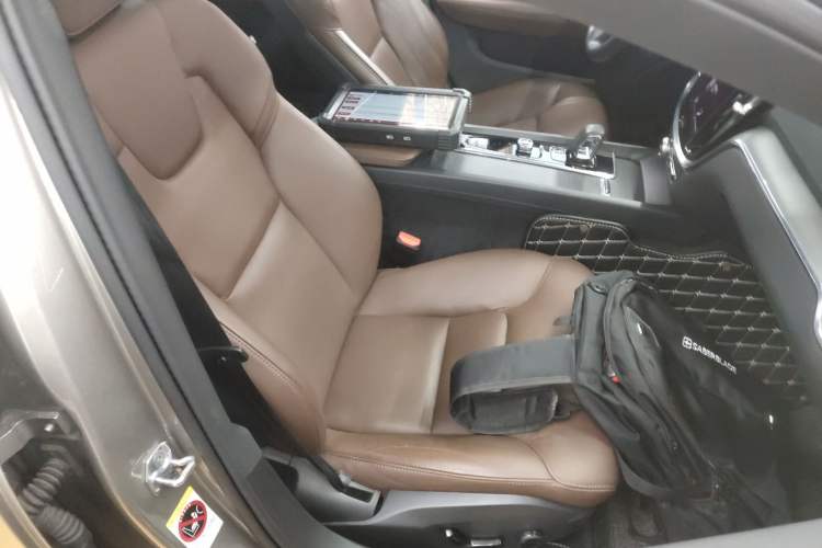 Used Volvo S60 2022 B4 Zhiyi Luxury Edition Right Front Seat