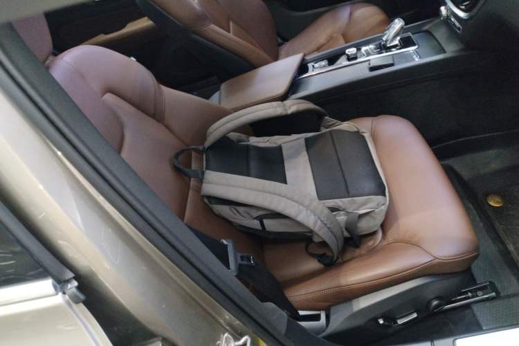 Used Volvo S60 2022 B4 Zhiyi Luxury Edition Right Front Seat