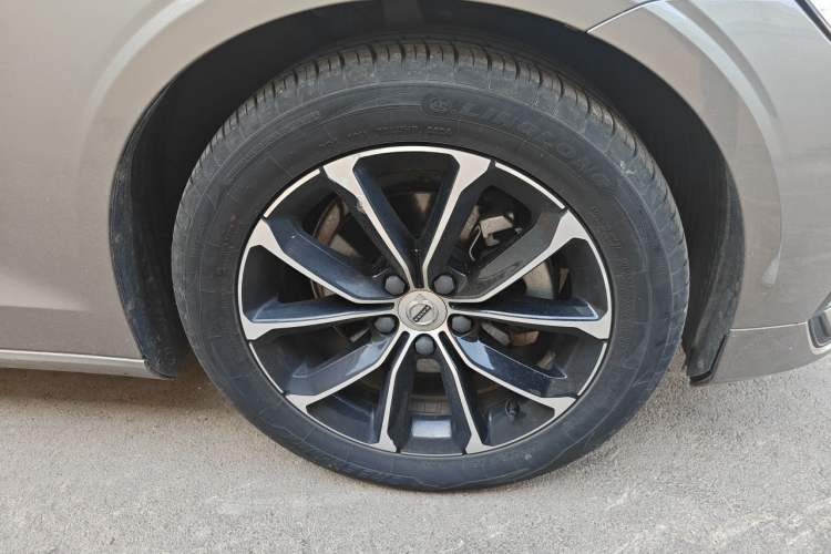 Used Volvo S60 2022 B4 Zhiyi Luxury Edition Right Front Wheel Hub