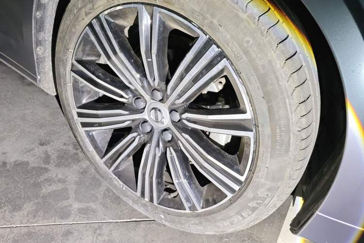 Used Volvo S60 2022 B4 Zhiyuan Luxury Edition Right Front Wheel Hub