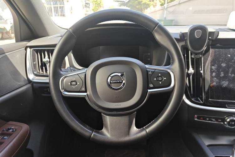 Used Volvo S60 2022 B4 Zhiyi Luxury Edition Steering Wheel