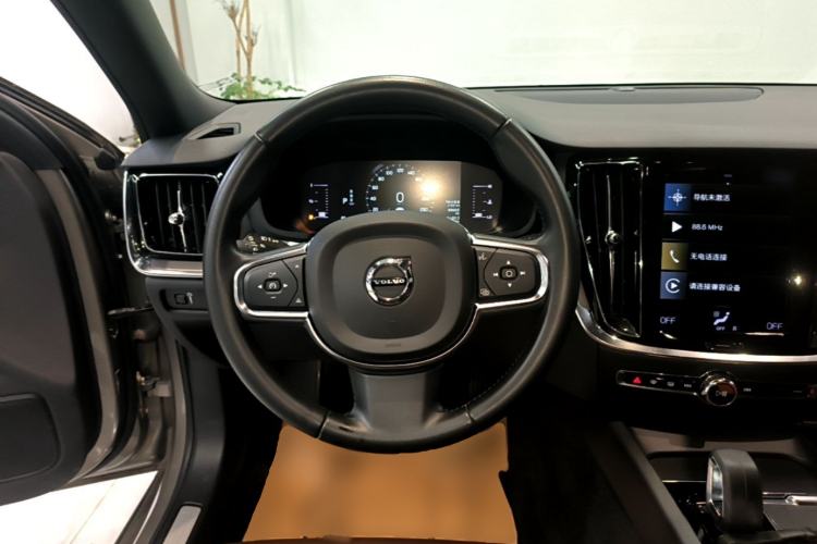 Used Volvo S60 2022 B4 Zhiyi Luxury Edition Steering Wheel