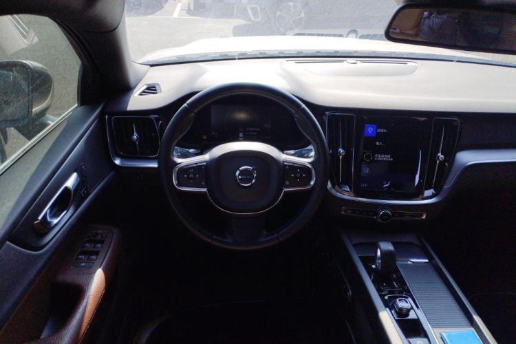 Used Volvo S60 2022 B4 Zhiyi Luxury Edition Steering Wheel