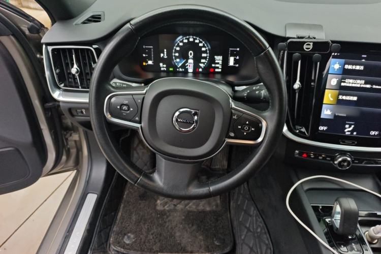 Used Volvo S60 2022 B4 Zhiyi Luxury Edition Steering Wheel