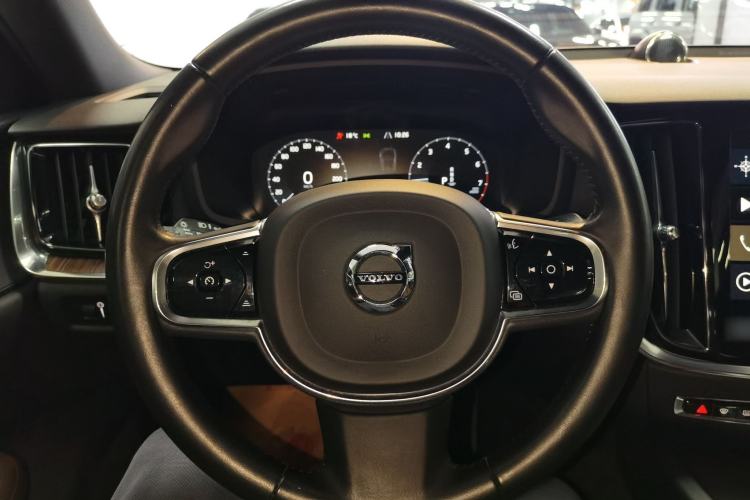 Used Volvo S60 2022 B4 Zhiyuan Luxury Edition Steering Wheel