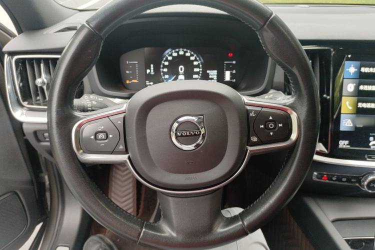 Used Volvo S60 2022 B4 Zhiyi Luxury Edition Steering Wheel