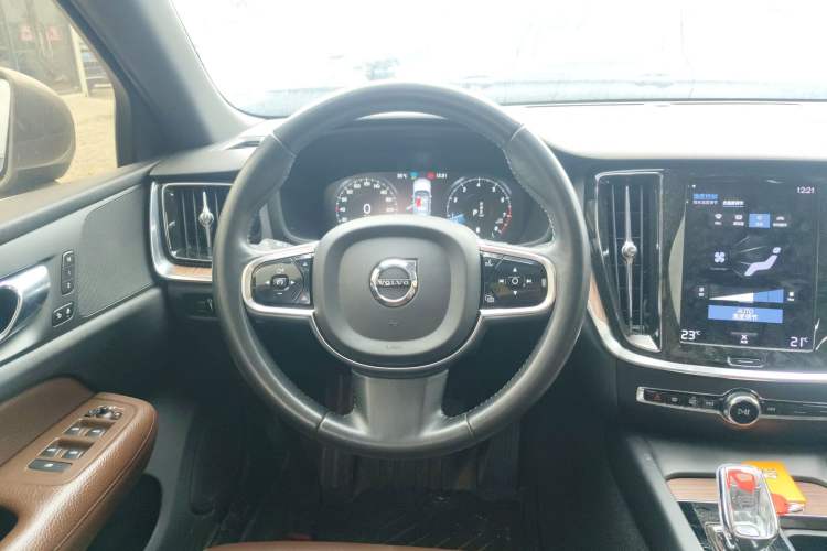 Used Volvo S60 2022 B4 Zhiyuan Luxury Edition Steering Wheel