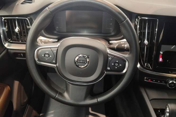 Used Volvo S60 2022 B4 Zhiyi Luxury Edition Steering Wheel