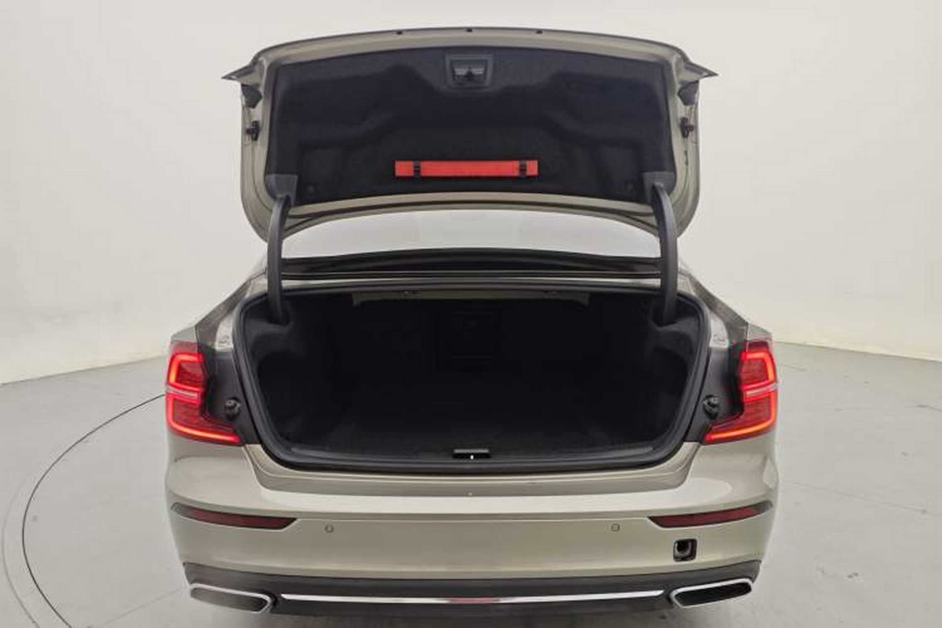 Used Volvo S60 2022 B4 Zhiyuan Luxury Edition Trunk