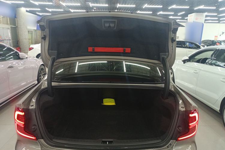 Used Volvo S60 2022 B4 Zhiyi Luxury Edition Trunk