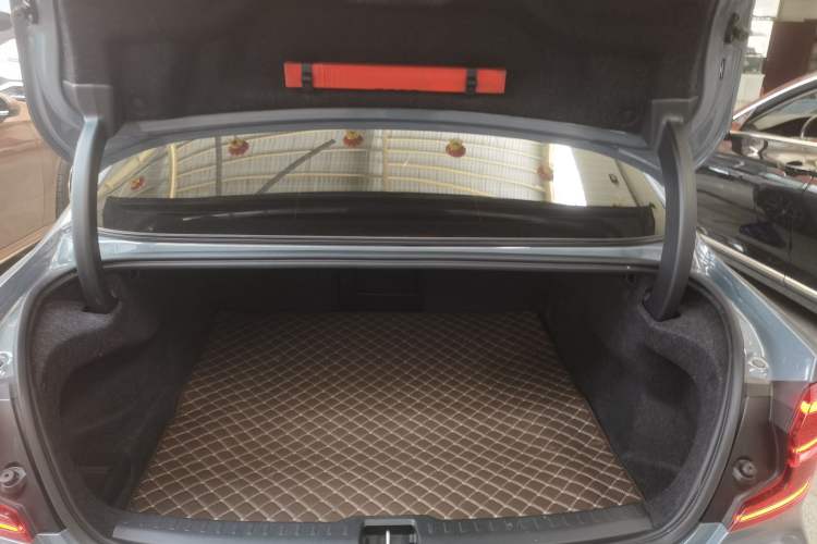 Used Volvo S60 2022 B4 Zhiyi Luxury Edition Trunk