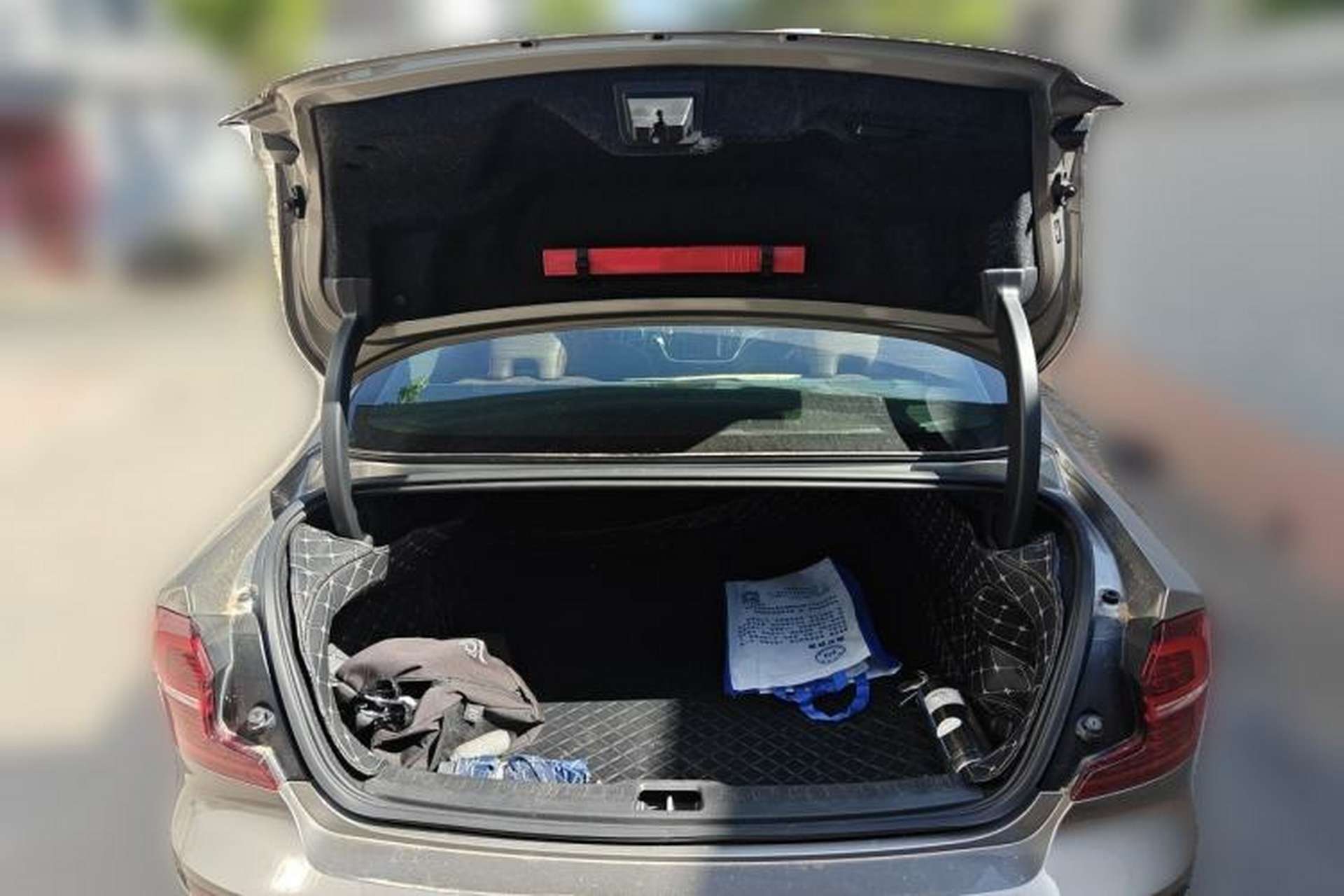 Used Volvo S60 2022 B4 Zhiyi Luxury Edition Trunk
