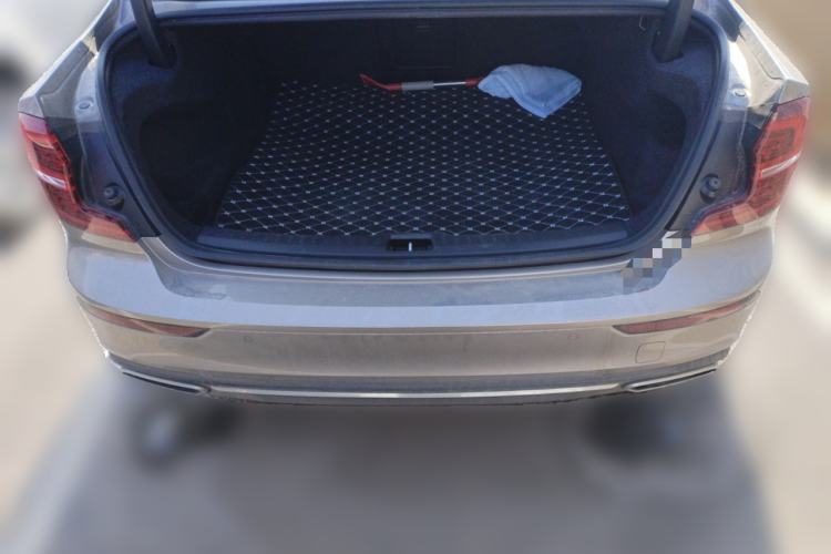 Used Volvo S60 2022 B4 Zhiyi Luxury Edition Trunk