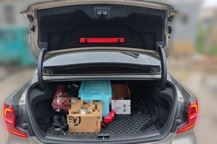 Used Volvo S60 2022 B4 Zhiyi Luxury Edition Trunk