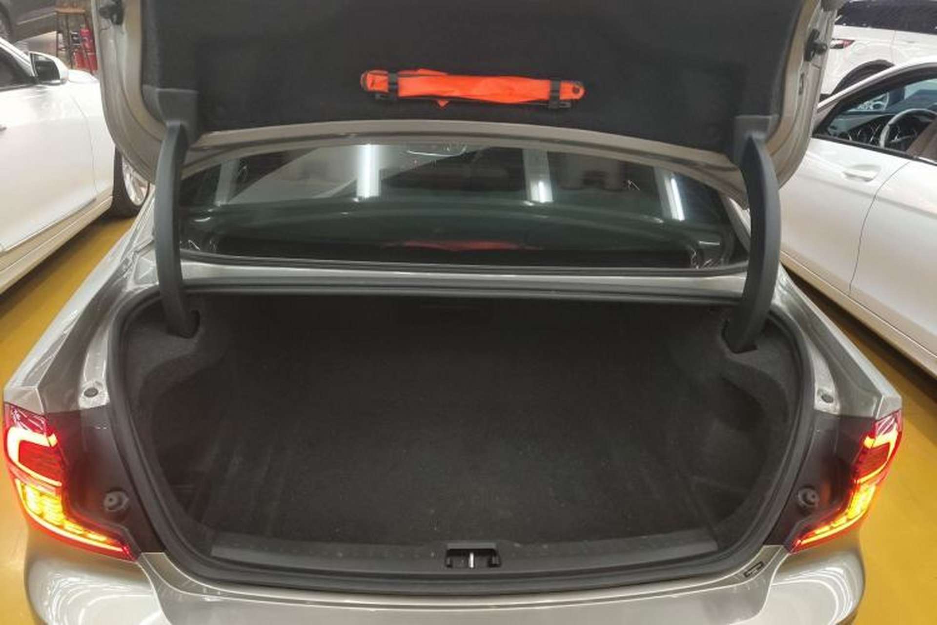 Used Volvo S60 2022 B4 Zhiyi Luxury Edition Trunk
