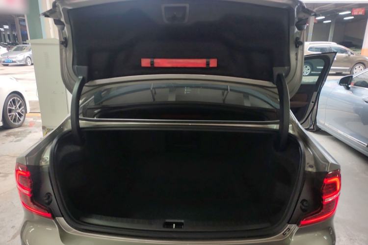 Used Volvo S60 2022 B4 Zhiyi Luxury Edition Trunk