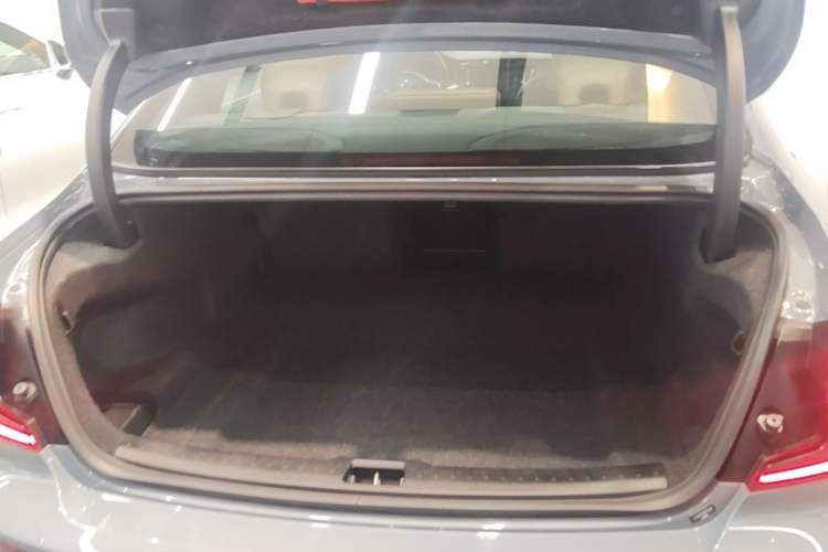 Used Volvo S60 2022 B4 Zhiyi Luxury Edition Trunk