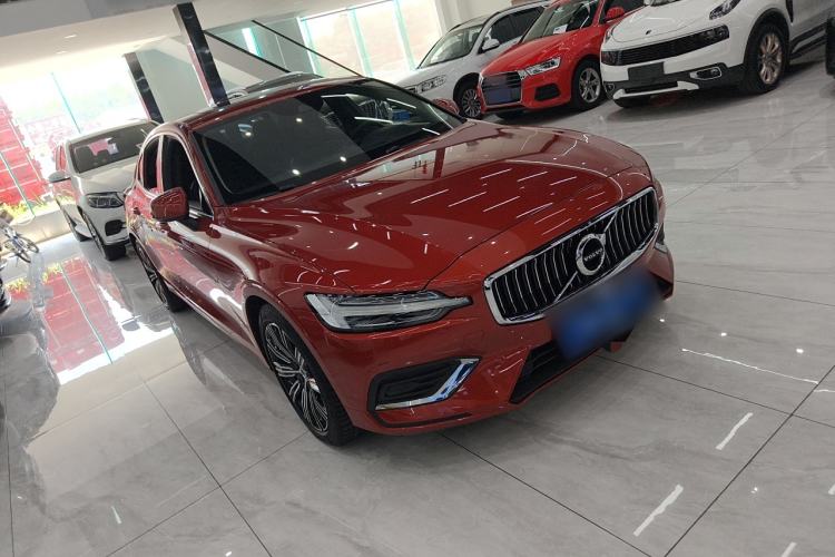 Used Volvo S60 2022 B4 Zhiyuan Luxury Edition Exterior 2