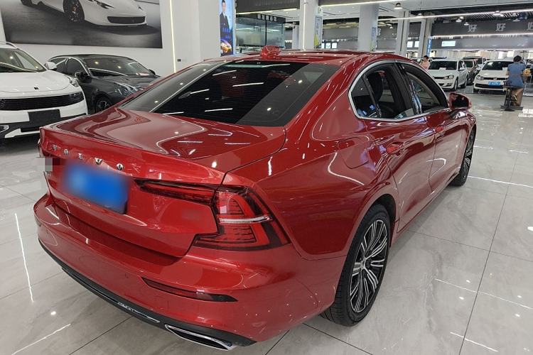 Used Volvo S60 2022 B4 Zhiyuan Luxury Edition Exterior 5