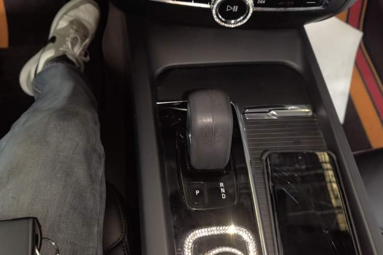 Used Volvo S60 2022 B4 Zhiyi Luxury Edition Gear Lever